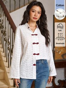 EastFlair 女款刺繡對比色盤扣上衣 - 米色 - 查看 1