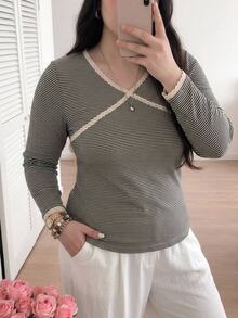 Dazy Plus Korean Style V-Neck Striped Long Sleeve T-Shirt - Black and White - View 3