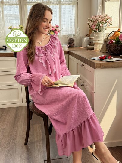 Snug Reverie Gaun Tidur Lengan Panjang Wanita Warna Merah Mawar, Bahan Chiffon Berenda dengan Hiasan Ruffle, Lengan Lonceng, Manset Elastis, Nyaman, Jatuh Lembut, Tenun Jacquard, 100% Katun, Segar, Feminin, Cocok untuk Pakaian Rumah & Luar Ruangan