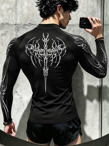 Gym Rark Áo thun thể thao nam tay dài raglan in họa tiết Gothic - màu đen - Xem 2