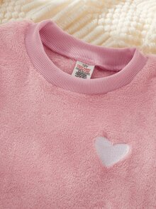 Genkimix Kids 女童蝴蝶結與愛心印花毛絨長袖上衣與長褲休閒舒適兩件套居家服，上衣附口袋愛心印花，長褲滿版愛心印花，保暖舒適面料，適合秋冬居家休閒、假日派對與親子穿搭 - 粉色 - 查看 4