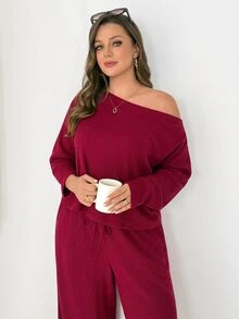 Shapeblank طقم نسائي مقاس كبير للخريف/الشتاء من قطعتين: كاجوال، فضفاض، دافئ ومريح، ملابس علوية بأكمام طويلة مكشوف الكتف مع بنطلون واسع الساق (أحمر)، عيد الميلاد - عنابي اللون - مشاهدة 4