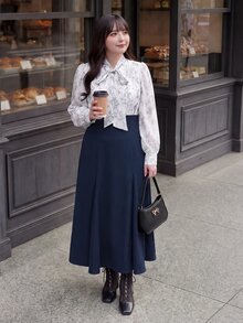 Bijouette 限量版大尺碼灰色與藍色拼色墨染雪紡洋裝，法式優雅拼接設計；完美遮肚顯瘦，適合梨形與蘋果型身材；全尺寸範圍，舒適無拘束穿著；可調節背部設計 - 藏蓝色 - 查看 6