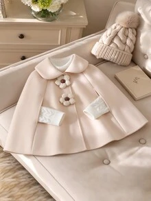 SHEIN Elladie kids 女童玫瑰紅拼接3D鉤編花朵披肩領大衣，淑女風，秋冬新款，開學季，假期 - 杏色 - 查看 3