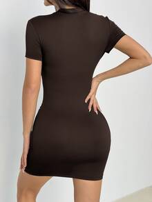 SHEIN PETITE 女款純色圓領短袖簡約迷你緊身洋裝，休閒基礎性感日常穿著，適合嬌小女性外出，黑色夏季款 - 棕色 - 查看 2