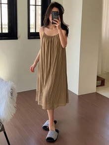 DAZY 女款休閒百褶細肩帶中長洋裝，夏季居家休閒睡裙 - 卡其色 - 查看 5