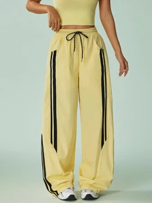 SHEIN Sovereign Charm Celana Olahraga Wanita Motif Garis-Garis dengan Tali Serut di Pinggang - Kuning - View 3