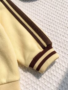 SHEIN 男嬰幼兒 2 件組秋冬保暖內裡加厚可愛學院風黃色半拉鍊運動衫套裝 Polo 套裝 嬰兒冬季穿搭聖誕款 - 黃色 - 查看 4