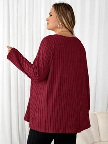 SHEIN CURVE+ تي شيرت نسائي مقاس كبير بتفاصيل ختم الحروف المدمجة باللون الفيروزي للخريف - عنابي اللون - مشاهدة 9