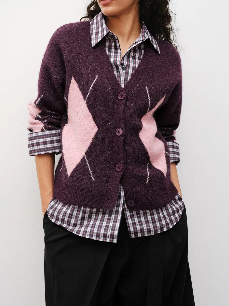 Maija 女款鑽石格紋絎縫落肩長袖單排扣針織開襟衫 - 酒紅色 - 查看 1