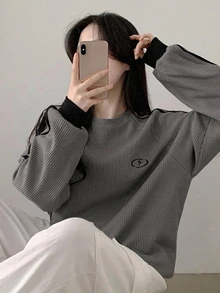 DAZY 女款拼色字母拼接學院風運動衫 - 灰色 - 查看 6