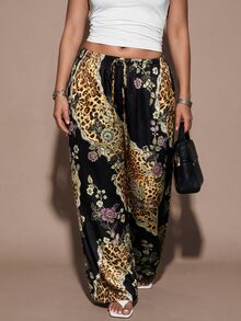SHEIN BAE CURVE بنطال نسائي مقاس كبير من الساتان بطبعة نمر طويلة وساق واسعة - متعدد الألوان - مشاهدة 5
