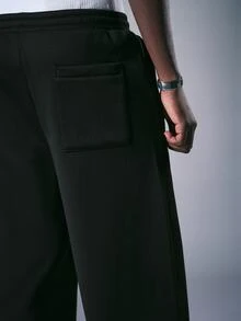 STYNVO Celana Sweatpants Pria Warna Polos dengan Tali Serut di Pinggang dan Kantong Celana Sweatpants Longgar - Hitam - View 3