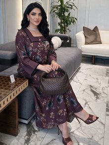 Al Najma 大尺碼女款棕色深色花卉印花方領對比飾邊七分袖寬鬆洋裝，杜拜中東秋季正式卡夫坦長袍 - 中紫紅色 - 查看 7