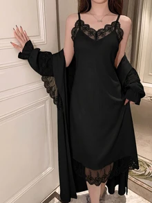 DAZY 女款蕾絲拼接長款睡袍與細肩帶睡裙家居服套裝，秋冬睡衣 - 黑色 - 查看 5
