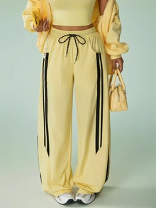 SHEIN Sovereign Charm Celana Olahraga Wanita Motif Garis-Garis dengan Tali Serut di Pinggang - Kuning - View 1