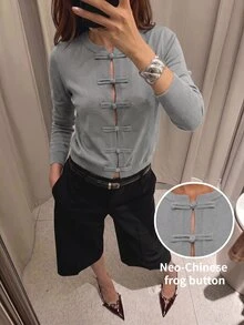 Maija 女款純色長袖休閒復古優雅青蛙鈕扣前開襟針織外套 日常深紫色秋季 - 灰色 - 查看 4