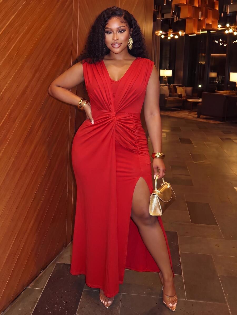 Veslaya Plus Size VNeck Twist Ruched Maxi Dress, High Slit Sleeveless Formal Evening Gown For Curvy Women