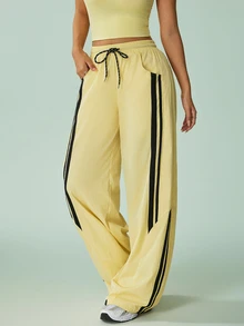 SHEIN Sovereign Charm Celana Olahraga Wanita Motif Garis-Garis dengan Tali Serut di Pinggang - Kuning - View 4