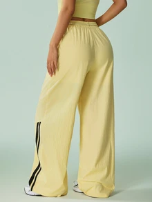 SHEIN Sovereign Charm Celana Olahraga Wanita Motif Garis-Garis dengan Tali Serut di Pinggang - Kuning - View 2