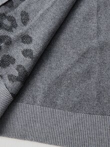 Manfinity CasualCool Men's Hooded Zip-Up Knit Cardigan, Colorblock Patchwork Leopard & Zebra Print Mixed Short Casual Sweater Jacket - Grey - View 6