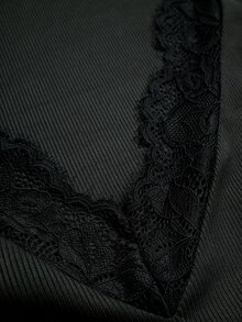 EMERY ROSE Plus Size Women's Spring/Autumn Comfortable Daily V-Neck Lace Patchwork Ribbed Knit Long Sleeve Versatile Elegant T-Shirt - Black - View 3