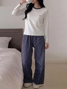 DAZY 2件組花卉圖案拼色短袖T恤與長款睡褲套裝，夏季女款睡衣套裝 - 白色 - 查看 3