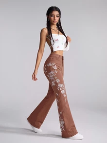 SHEIN PETITE 女款休閒水洗花卉刺繡低腰喇叭牛仔褲，適合嬌小女性 - 棕色 - 查看 4