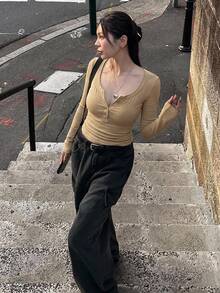 DAZY 女款純色鈕扣開襟長袖修身T恤，春夏秋日常休閒卡其色上衣 - 卡其色 - 查看 5