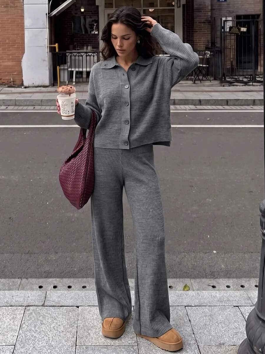 SHEIN طقم نسائي من قطعتين كارديجان وسروال كنزة محبوكة بأزرار أمامية بقصة فضفاضة باللون الرمادي - رمادي - مشاهدة 1