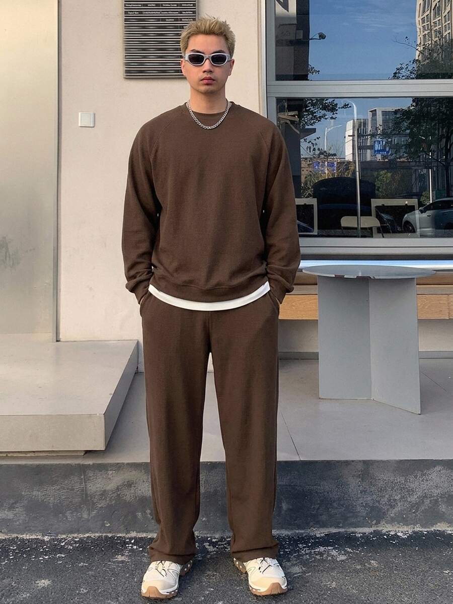 DAZY 2件組 男士 2合1 T恤與直筒長褲套裝,舒適休閒穿搭 - 棕色 - 查看 1