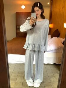 DAZY Setelan Piyama 2 Potong Wanita dengan Motif Polkadot di Seluruh Permukaan, Hiasan Ruffle, Kaos Lengan Panjang Longgar dan Celana Panjang Lurus - Light Grey - View 8