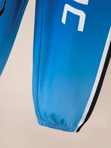 SHEIN 兒童 2 件組青少年男孩休閒極簡時尚酷炫賽車運動風圖案印花，酷炫賽車手裝飾圖案印花，酷炫文字圖案印花，經典格子旗圖案印花長袖連帽衛衣舒適運動衫與運動長褲 2 件套，適合秋冬，適合學校，適合返校季 - 彩色 - 查看 6
