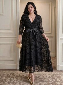 Vibekara Đầm dài Jacquard xuyên thấu cổ chéo size lớn - màu đen - Xem 1