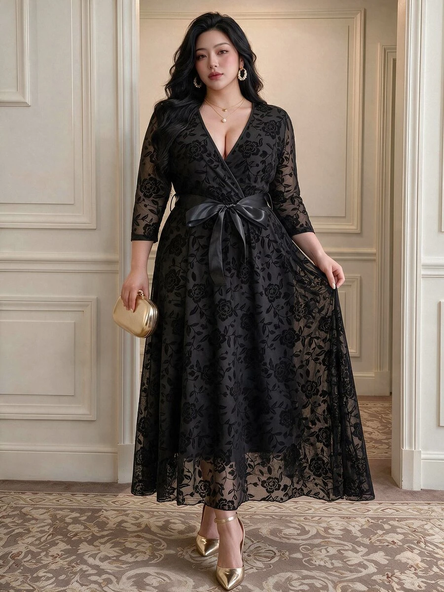 Vibekara Đầm dài Jacquard xuyên thấu cổ chéo size lớn - màu đen - Xem 1