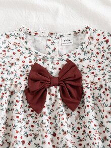 SHEIN Vintaside Kids 2件組幼兒女嬰上衣牛仔褲套裝，可愛白色藍色花卉丹寧長袖圓領寬鬆版型蝴蝶結荷葉邊刺繡公主風套裝 - 卡其色 - 查看 4