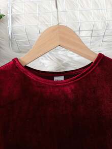 SHEIN Tween女孩春夏秋冬休閒優雅復古酒紅天鵝絨圓領喇叭袖長袖收腰荷葉邊拼接洋裝，適合聖誕節、新年、派對穿搭，紅色洋裝，母女套裝 - 酒紅色 - 查看 7