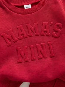 SHEIN 女嬰 Mama's Mini 壓紋字母紅色運動衫與慢跑褲 2件套保暖抓絨運動服，可愛媽咪風秋冬聖誕套裝 - 紅色 - 查看 6