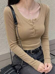 DAZY 女款純色鈕扣開襟長袖修身T恤，春夏秋日常休閒卡其色上衣 - 卡其色 - 查看 4