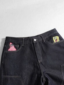 ROMWE MEN SpongeBob SquarePants | ROMWE Celana Jeans Denim Pria Kasual Serbaguna dengan Bordir Tebal Motif Kartun Lucu untuk Pakaian Kerja - Biru - View 3