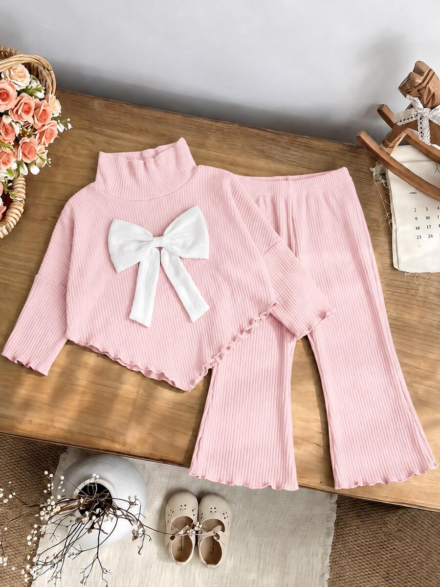 SHEIN 2件組 幼兒女嬰可愛粉白羅紋長袖高領寬鬆上衣與長褲套裝,蝴蝶結荷葉邊喇叭褲,舒適秋季公主風女童假日穿搭 - 粉色 - 查看 1