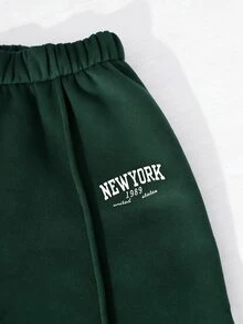 SHEIN Tween女孩長袖抓絨秋季套裝 2件/套 返校季 酒紅色紐約字母圖案立領運動衫長褲套裝 80年代運動風 - 墨綠色 - 查看 6