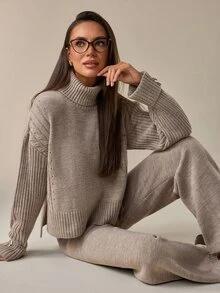 SHEIN طقم نسائي من قطعتين كنزة صوفية بياقة عالية وأكمام طويلة بلون موحد مع تفاصيل أزرار معدنية - بيج - مشاهدة 6