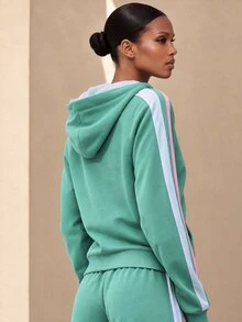 Zivah Women's Colorblock Striped Kangaroo Pocket Drawstring Hoodie With Matching Casual Pants Sports Set - Mint Green - View 3