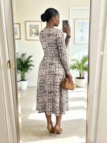 SHEIN Lady Plus Size Women's Textured Random Print Pattern Dress Suitable For Dating, Vacation, Party, Daily Outing, Gathering, Outdoor Activities - Multicolor - View 2