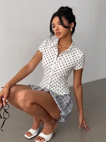 Aloruh 女款優雅春夏通勤日常極簡百搭旅行辦公純白色短袖抓皺收腰百褶襯衫，波點襯衫，休閒極簡日常百搭派對聚會機場穿搭Y2K上衣，女款秋季服飾，秋季穿搭，女款通勤穿搭，百搭上衣，外出穿搭，機場穿搭 - 白色 - 查看 1