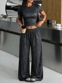 SHEIN EZwear 豹紋針織圖案休閒街頭風女裝套裝，度假穿搭，適合日常早午餐與旅行，灰色豹紋，夏季款 - 深灰色 - 查看 1