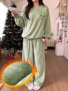 DAZY Women's Coral Fleece Pajama Set With Heart Pattern, Round Neck, Comfortable And Warm Loungewear Set - Green - View 5