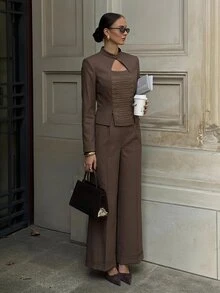 Siren Gaze Setelan 2 Potong untuk Wanita, Cocok untuk Kantor dan Perjalanan Kerja: Atasan Pas Badan dengan Kerah Potongan dan Celana Panjang Lurus - Coffee Brown - View 9