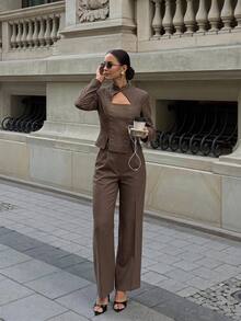 Siren Gaze Setelan 2 Potong untuk Wanita, Cocok untuk Kantor dan Perjalanan Kerja: Atasan Pas Badan dengan Kerah Potongan dan Celana Panjang Lurus - Coffee Brown - View 4